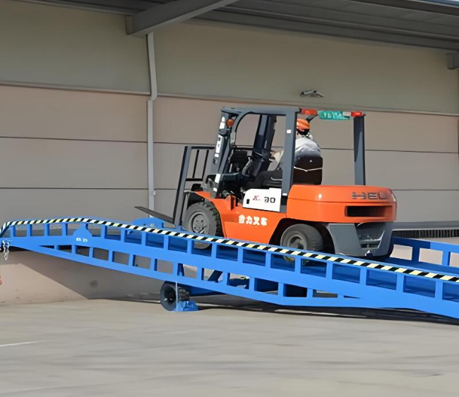 佳木斯移动式卸货平台（叉车用）